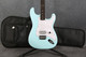 Fender Limited Edition Tom Delonge Stratocaster - Daphne Blue - Bag - 2nd Hand (143098) Fender Limited Edition Tom Delonge Stratocaster - Daphne Blue - Bag - 2nd Hand (143098)