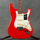 Fender Player II Stratocaster - Coral Red - Boxed - 2nd Hand (X1167618) Fender Player II Stratocaster - Coral Red - Boxed - 2nd Hand (X1167618)