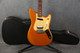 Fender Deluxe Series Cyclone - Caramel Metallic - Hard Case - 2nd Hand