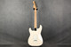 Fender Standard Stratocaster - Arctic White - 2nd Hand Fender Standard Stratocaster - Arctic White - 2nd Hand