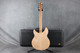 Rickenbacker 330 - Maple Glo - 2nd Hand