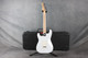 Fender Juanes Stratocaster - Luna White - 2nd Hand Fender Juanes Stratocaster - Luna White - 2nd Hand
