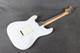 Fender Juanes Stratocaster - Luna White - 2nd Hand Fender Juanes Stratocaster - Luna White - 2nd Hand