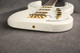 Burns Club Series Bison Bass - White - 2nd Hand Burns Club Series Bison Bass - White - 2nd Hand