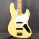 Fender Player Jazz Bass, Maple Neck - Buttercream - 2nd Hand