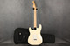 Fender Mexican Standard Stratocaster - Arctic White - 2nd Hand (165797)