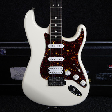 Fender Deluxe Powerhouse Stratocaster - White w/ Hard Case - 2nd Hand