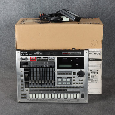Roland MC-808 Sampling GrooveBox 2nd Hand | Rich Tone Music