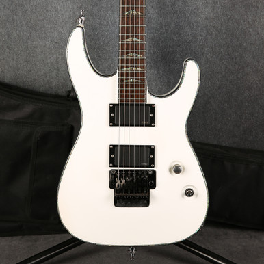 ギター Charvel DX1-FR Desolation Soloist Charvel Desolation Soloist DX-1 FR Snow White 2nd Hand | Rich Tone