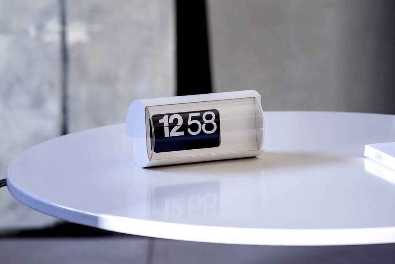 Solari Cifra 3 Flip Clock – Future Forms