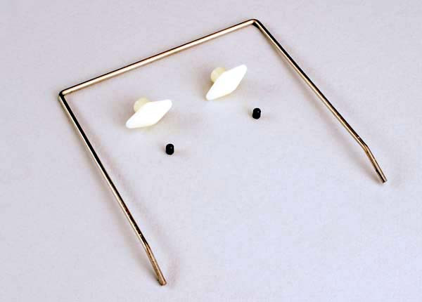 Wing buttons (2)/ wing wire/ 3mm set screws (2)
