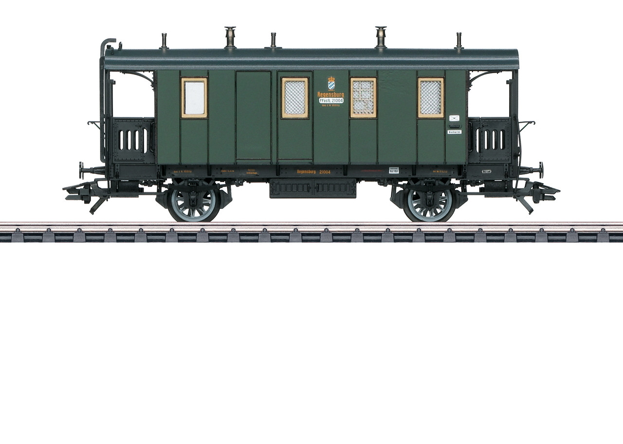 42061 Type PPostL Post and Baggage Car - 3-Rail - Ready to Run -- Royal Bavarian State Railroad K.Bay.Sts.B. 21004 (Era I 1912, green, black)