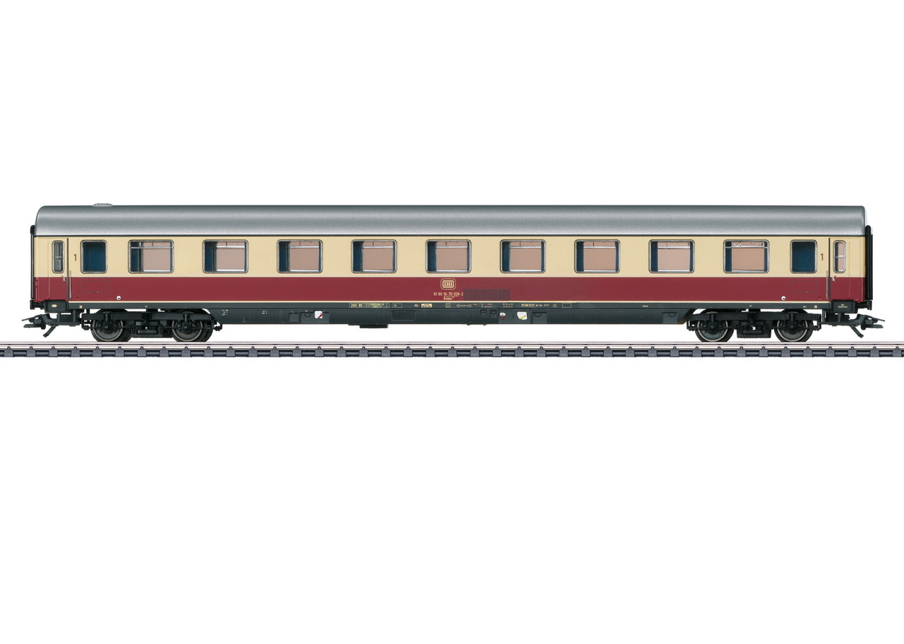 43864 Type Apumz 121 1st Class Coach - 3-Rail - Ready to Run -- German Federal Railroad DB (Era IV 1973, red, ivory, silver)