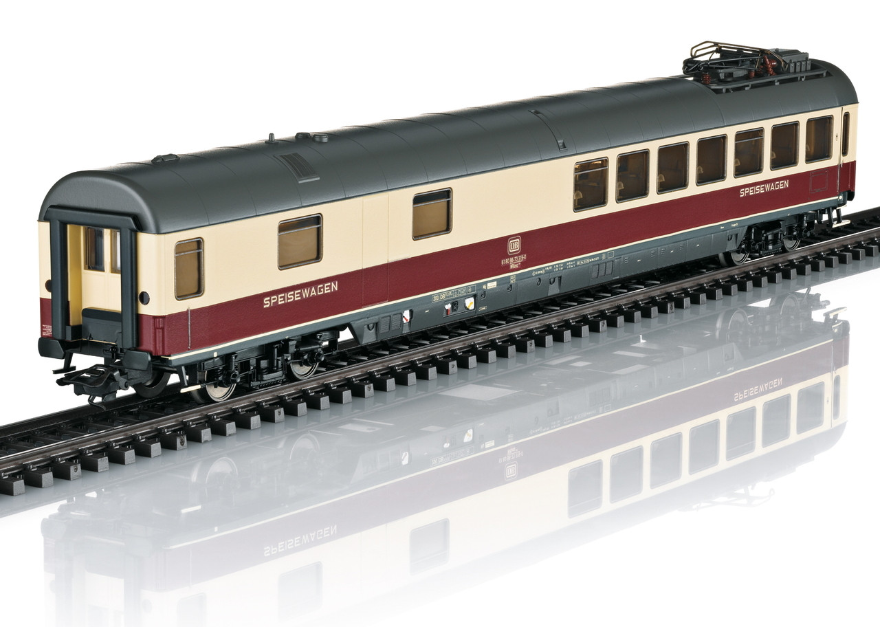 43894 Type WRumz 135 Diner - 3-Rail - Ready to Run -- German Federal Railroad DB (Era IV 1973, red, ivory, silver)