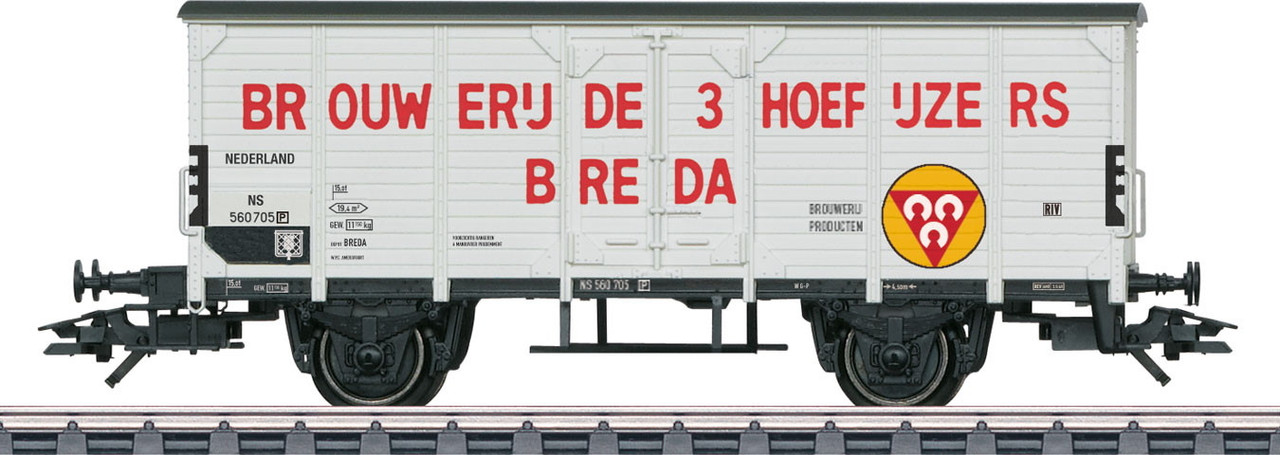 W441-48772  2-Axle Wood Beer Reefer - 3-Rail Ready to Run -- Brouwerij de 3 Hoefijzers (Era III 1950; white, red, yellow)