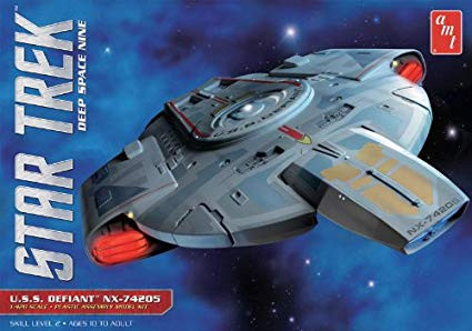 AMT845  Star Trek USS Defiant