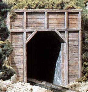 HO Single Tunnel Portal, Timber