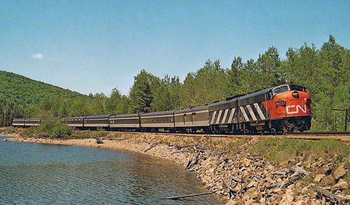 N CN Transcontinental 7-Car Set w/Lighting