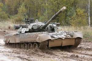 1/35 Russian T80U Main Battle Tank