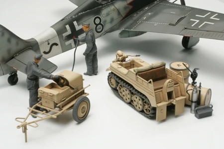 1/48 German Power Supply Unit & Kettenkrad w/3 Crew