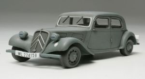 32517 1/48 Citroen 11CV Staff Car