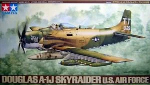 61073 1/48 Douglas A-1J Skyraider USAF