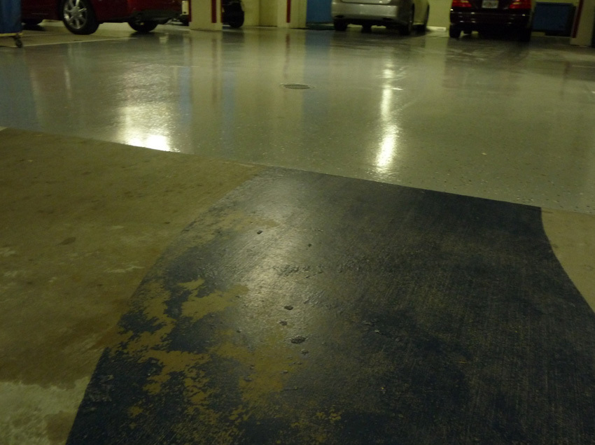 Untopcoated Epoxy Floor vs Gray Armorchip