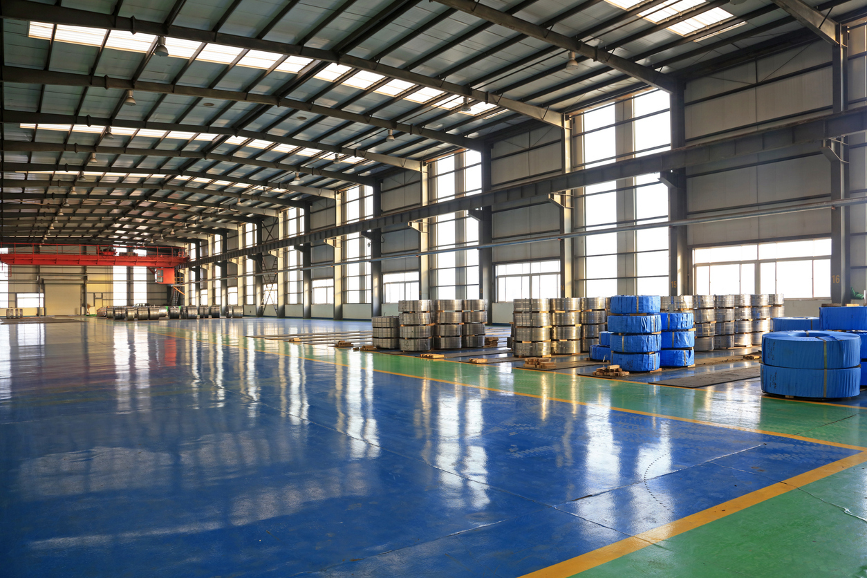 Steel Warehouse With Heavy Tonnage Epoxy In Blue & Green