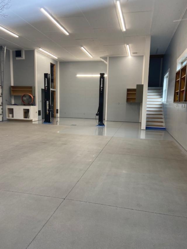 BEFORE ARMORGARAGE COMMERCIALFLOOR EPOXY