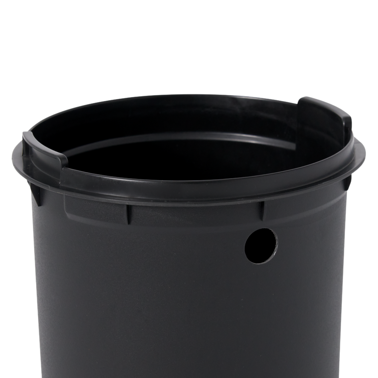 Close-Up of Removable Inner Bucket and the Integrated Bag Cinch Close-Up of Removable Inner Bucket and the Integrated Bag Cinch