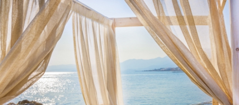 Patio Pro Tips - How to Pick and Hang Outdoor Curtains