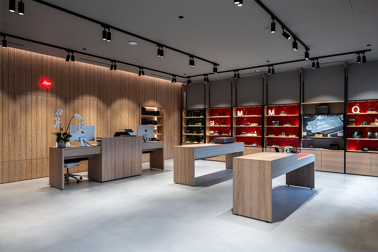 Q Owners Workshop Leica Store Bellevue - Main Image