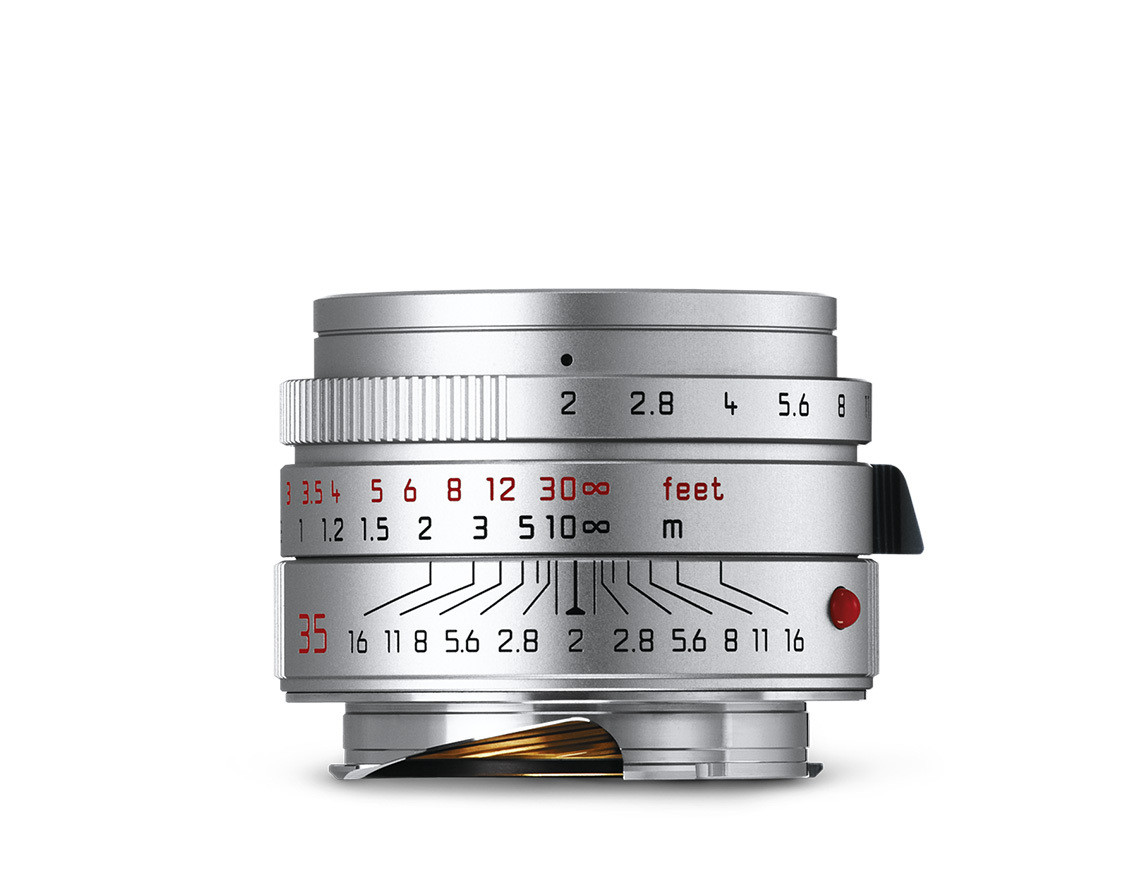 The Leica 35mm f2 APO Summicron ASPH Focuses Under a Foot