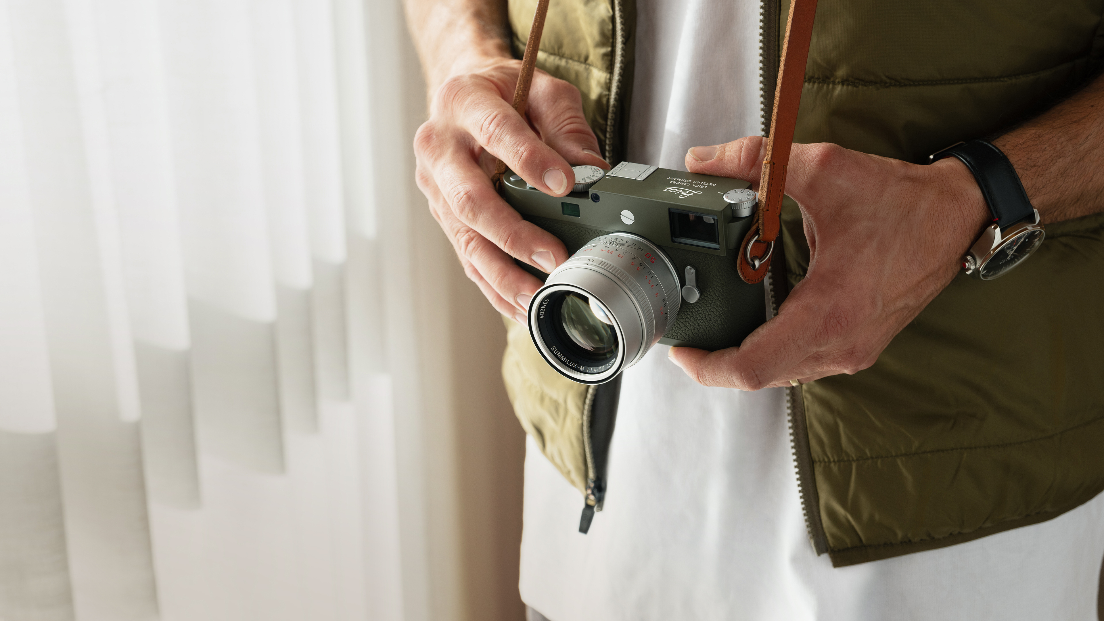 Leica M11-P Safari with Silver Lens