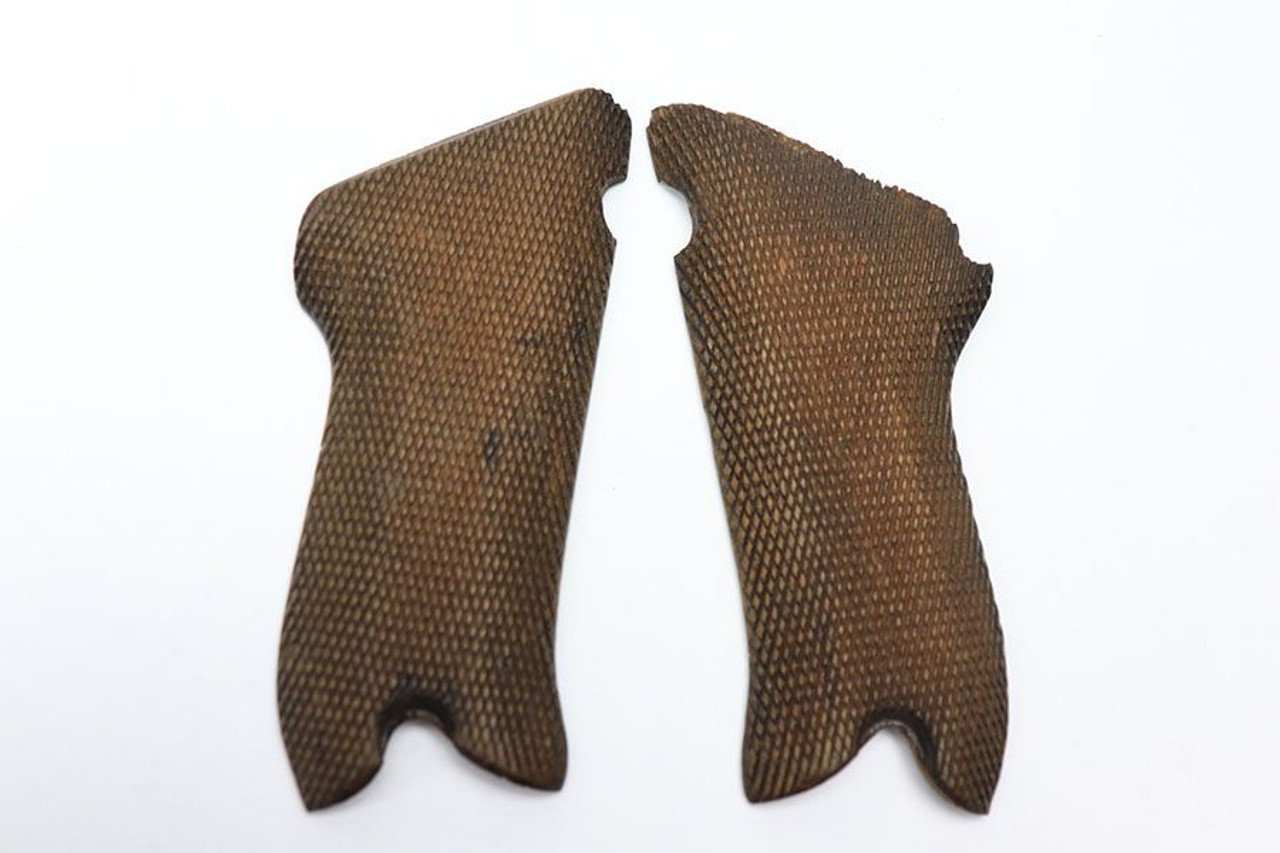 Matching Eagle 655 Luger Grips - 1