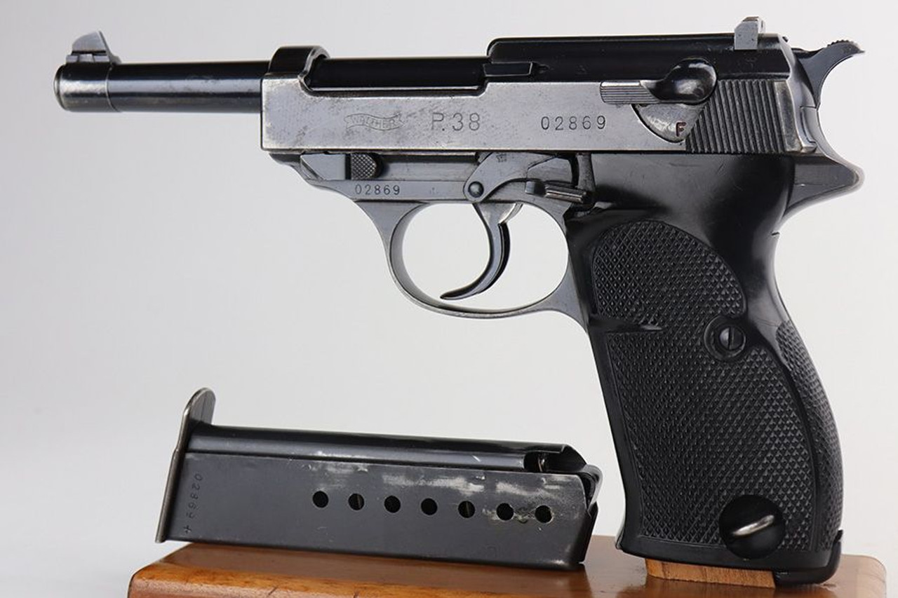 Rare Second Variation Zero Series Walther P.38 - Matching Mag - 1