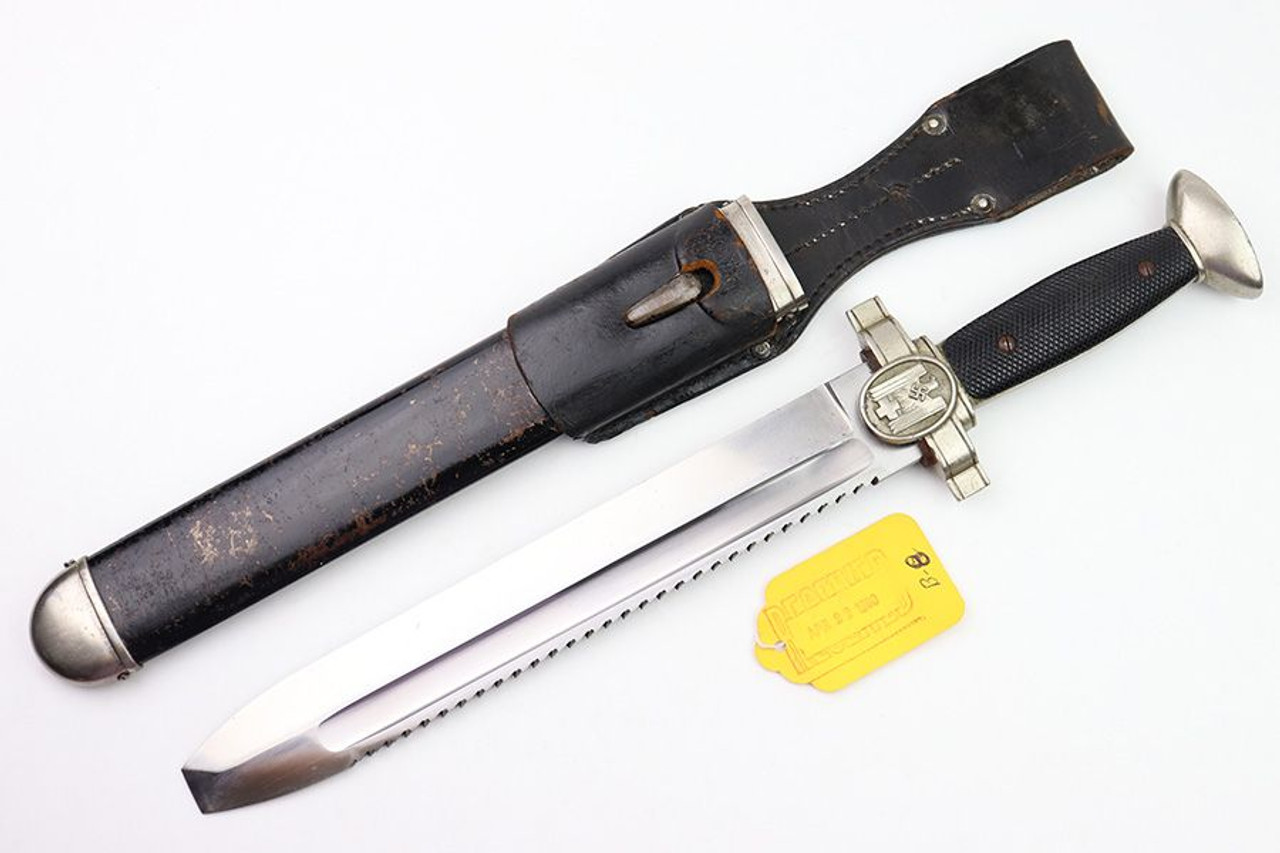 Red Cross Hewer with Frog - 1