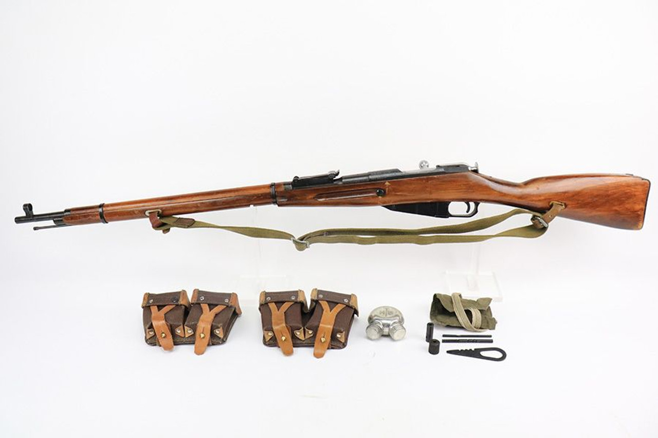 Excellent 1943 Mosin Nagant Model 91/30 - With Extras - 1