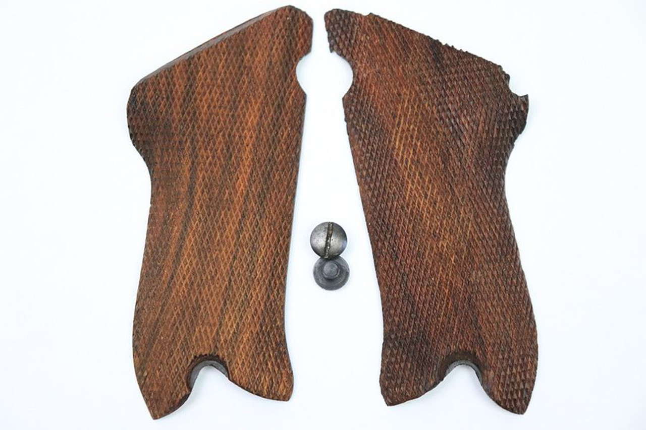 Excellent WW2 Luger Grips - 1