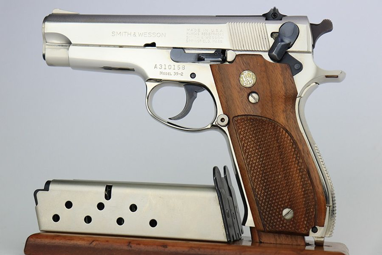 Excellent, Nickel Smith & Wesson Model 39-2 - 1