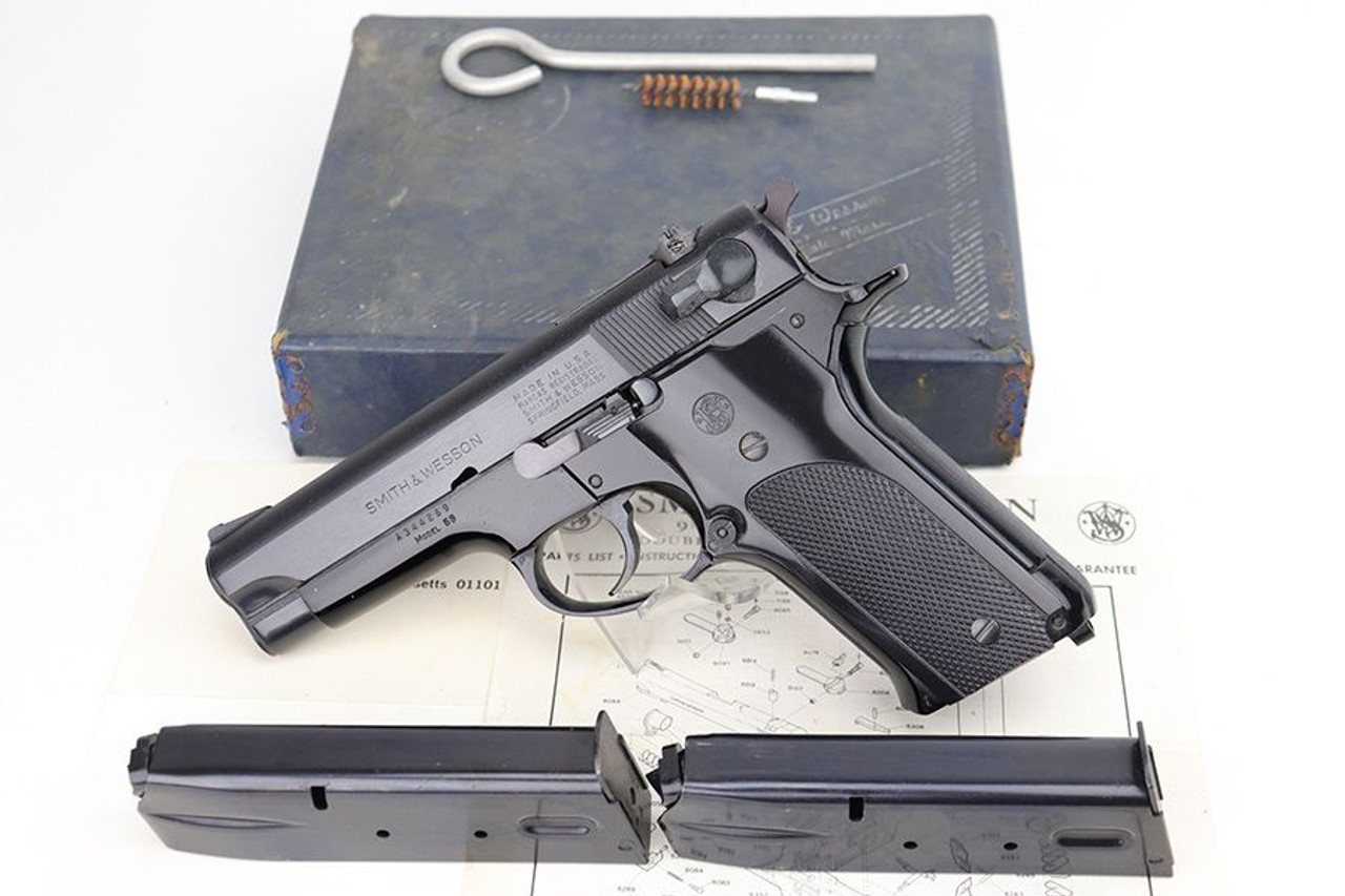 Minty, Boxed Smith & Wesson Model 59 - 1