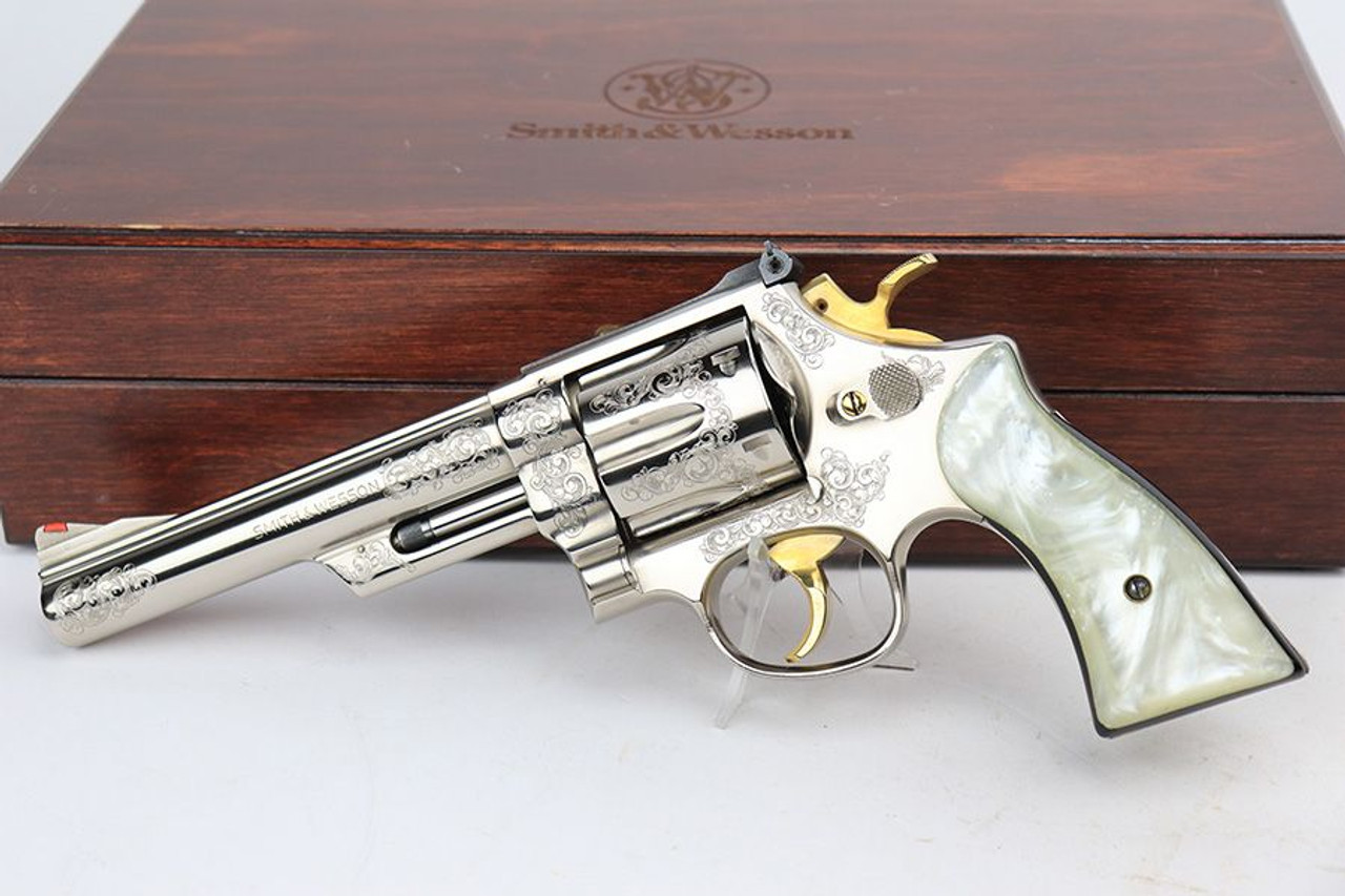 Beautiful, Engraved Smith & Wesson Model 29-2 Revolver - 1