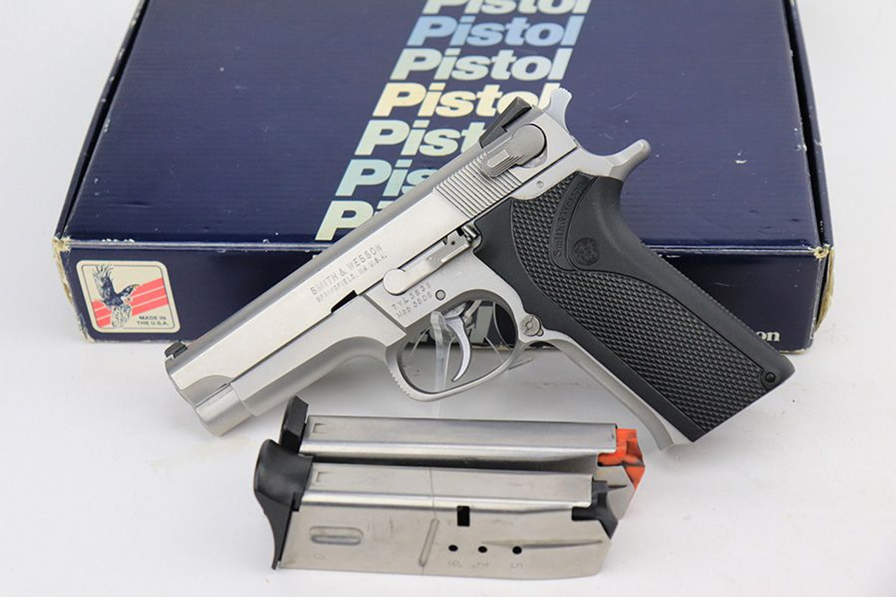 Excellent, Boxed Smith & Wesson Model 5906 - 1