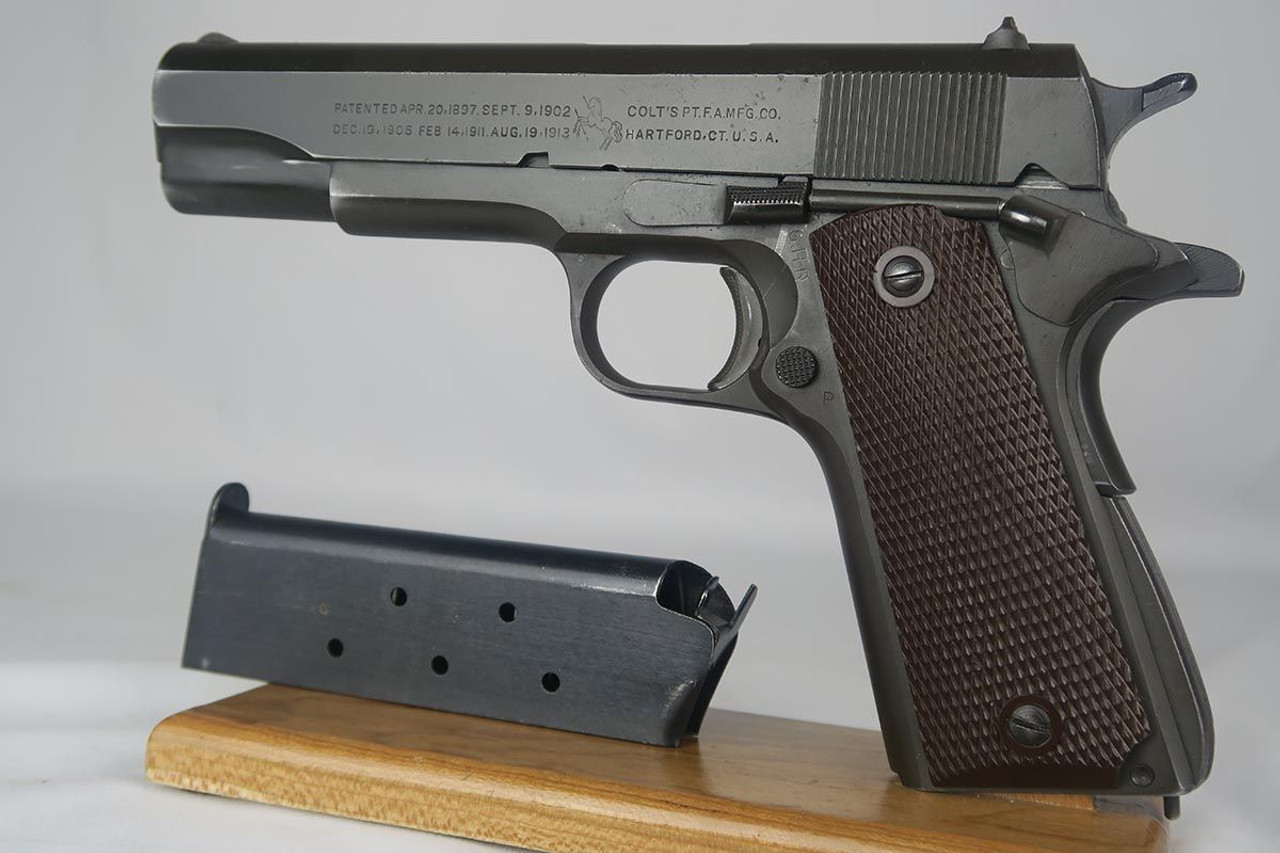 Colt M1911A1 - 1944 - 1