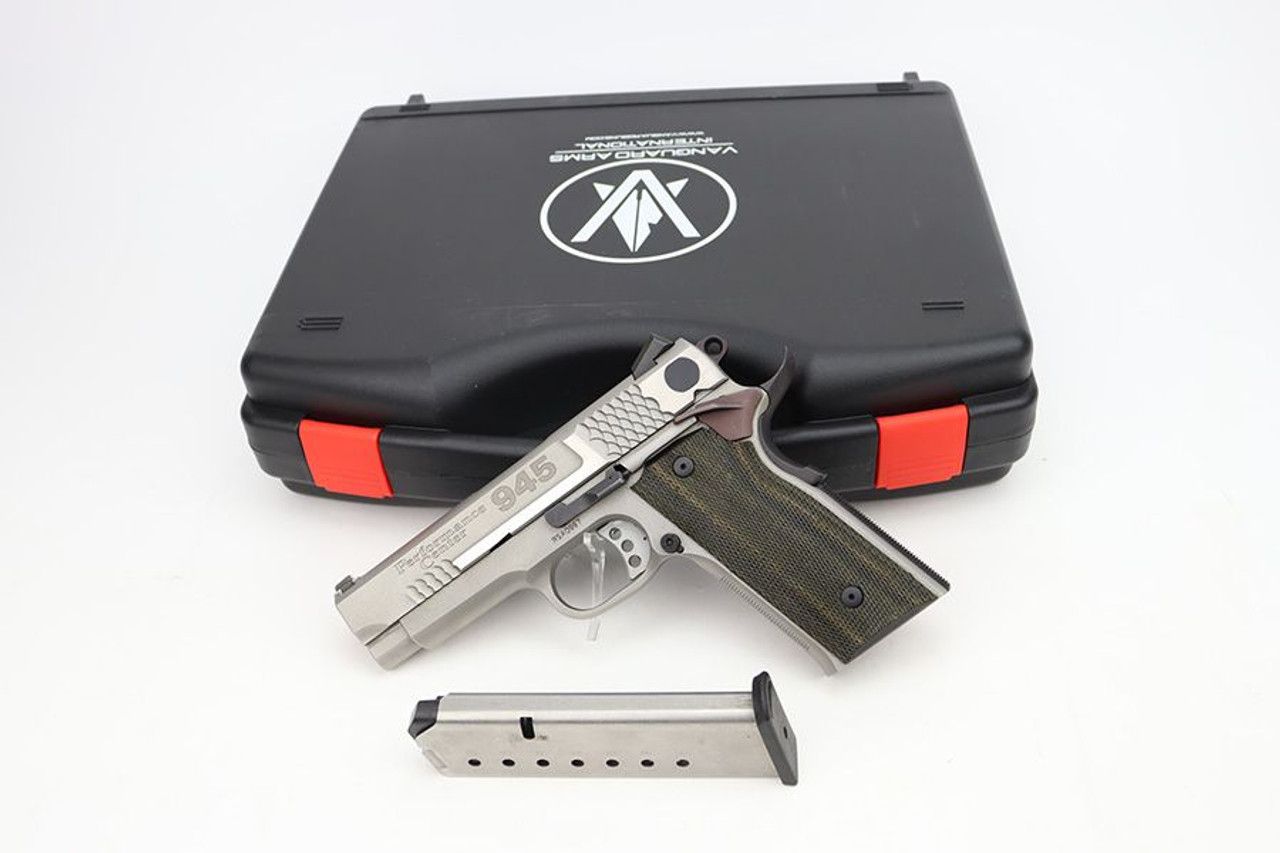 Minty Smith & Wesson Performance Center 945 - Scarce Commander Size - 1