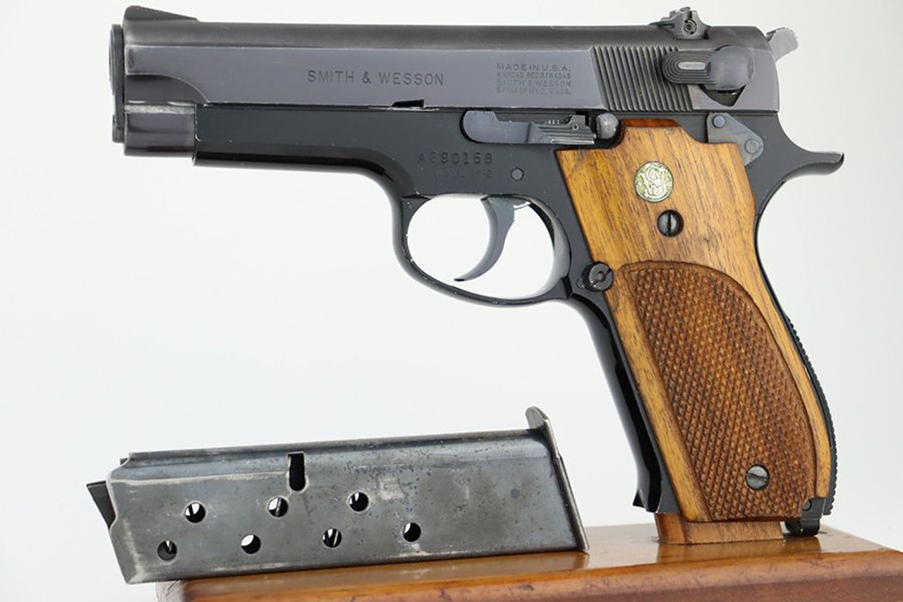 Minty Smith & Wesson 39-2 - 1