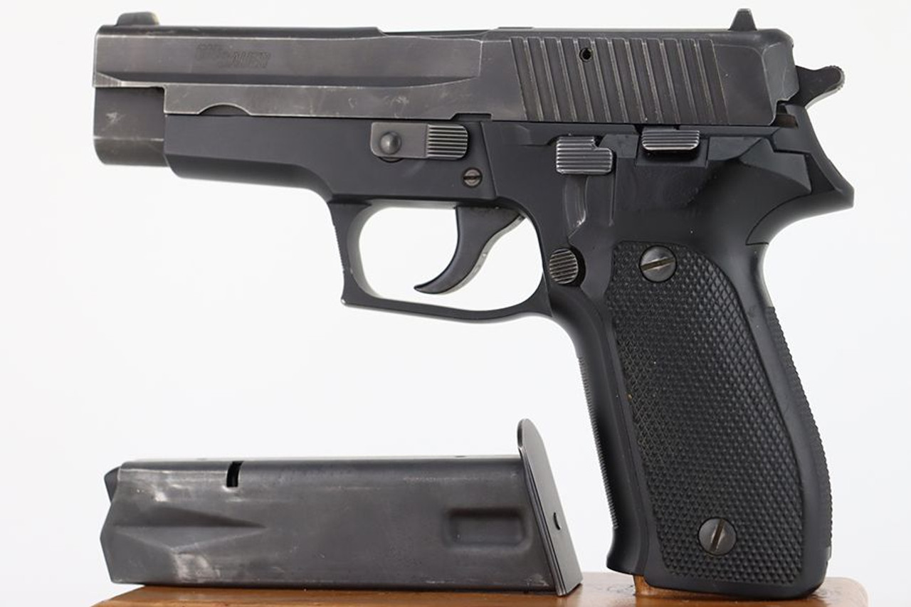 Sig Sauer P226 - 1