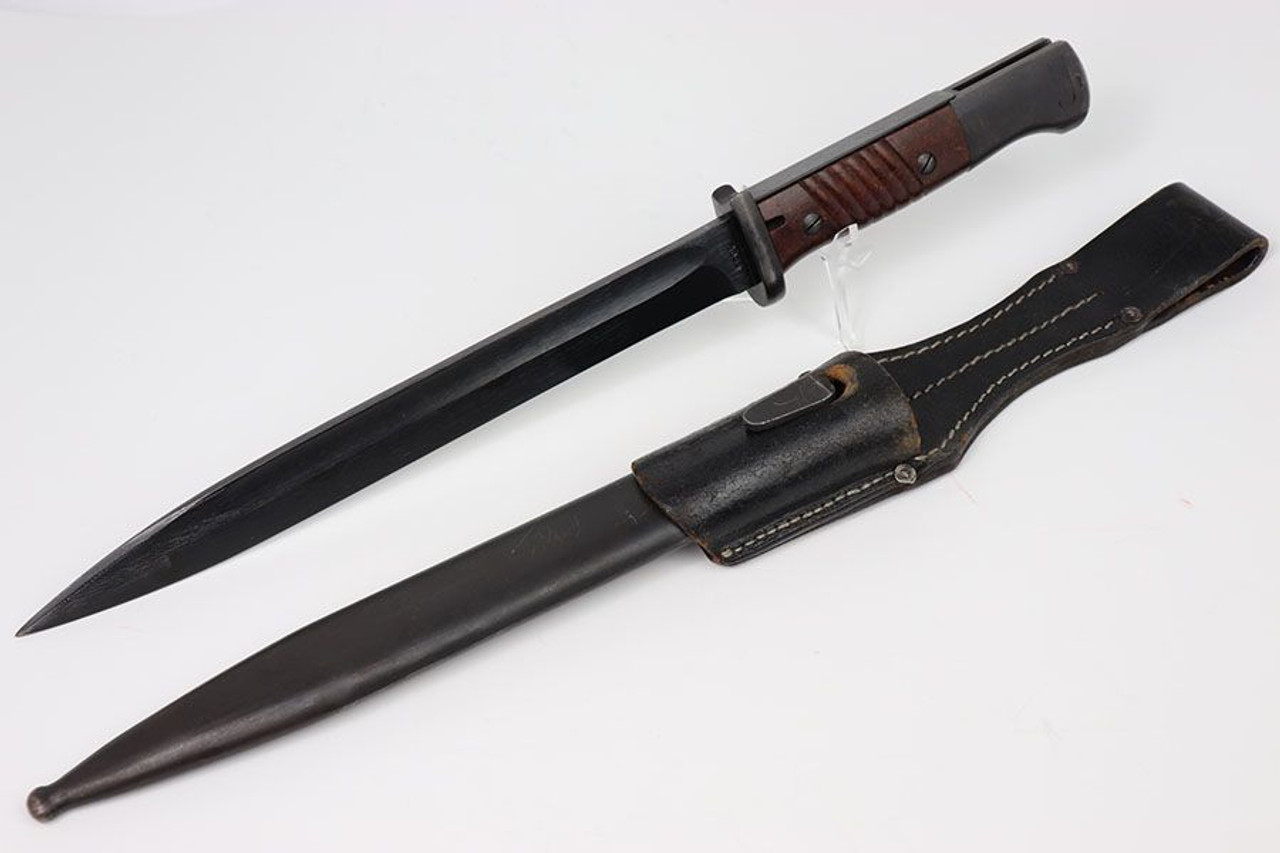 Excellent - 1944 K98 Bayonet - Matching Scabbard with Frog - 1