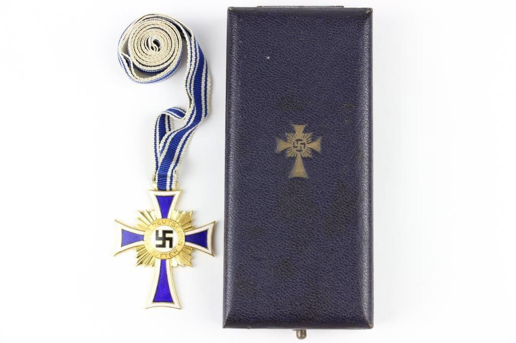 Minty, Boxed Mother's Cross in Gold - 1