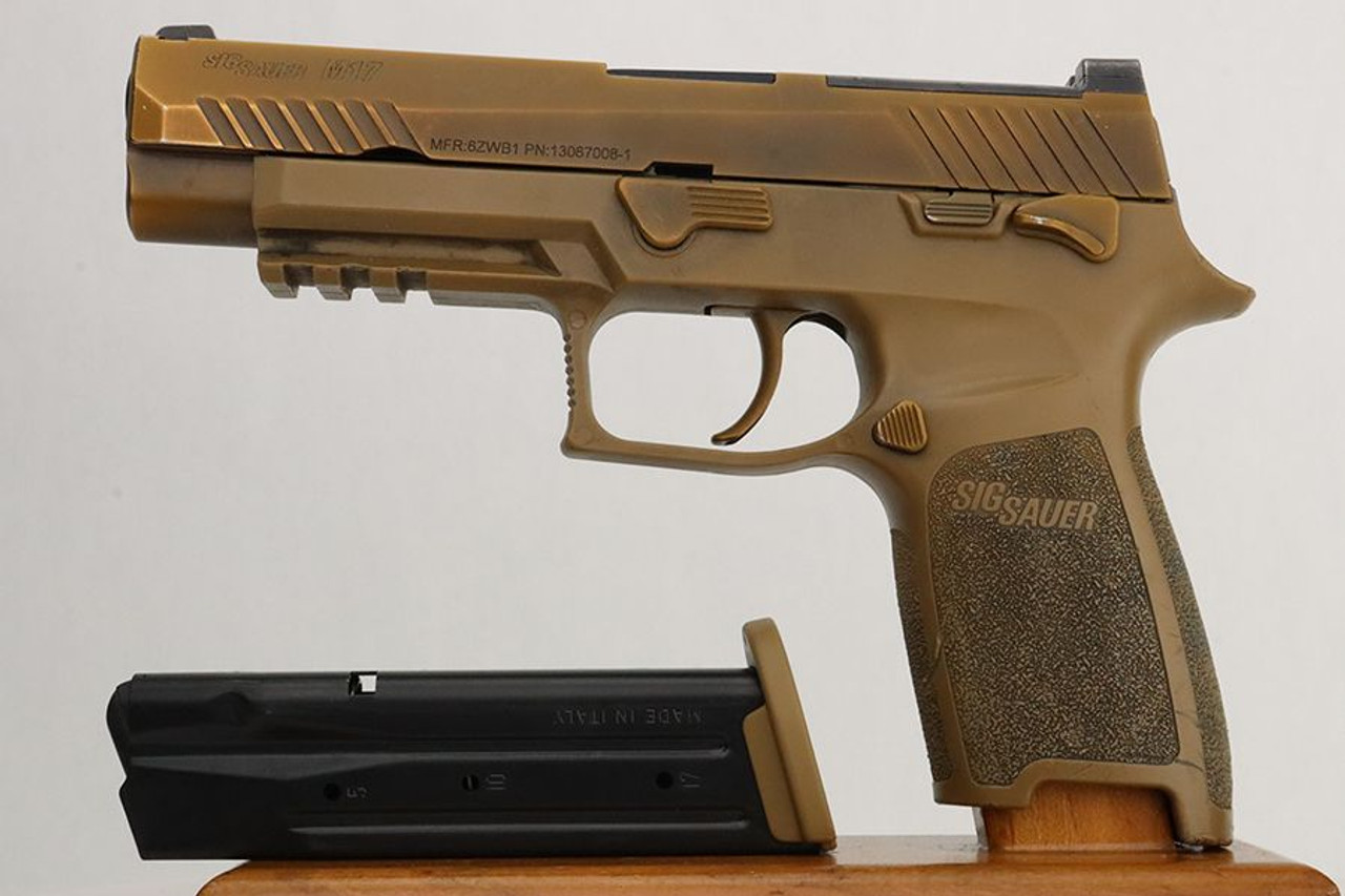 US Army Sig Sauer M17 - 1